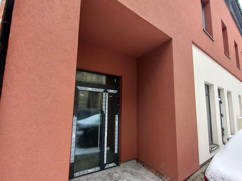 комерційна за адресою Богдана Хмельницького вул., 85