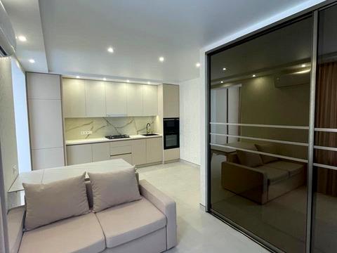 квартира за адресою Співдружності вул., 8