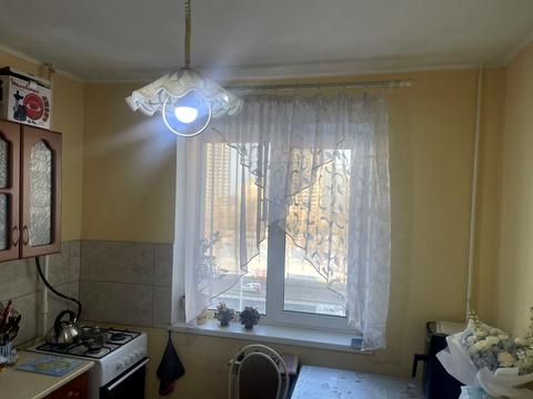 квартира за адресою Романа Шухевича просп. (Генерала Ватутіна), 8