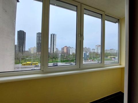 квартира за адресою Романа Шухевича просп. (Генерала Ватутіна), 8