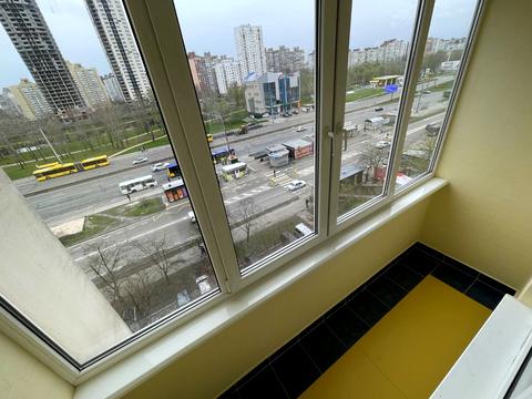 квартира за адресою Романа Шухевича просп. (Генерала Ватутіна), 8