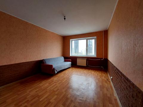 квартира за адресою Романа Шухевича просп. (Генерала Ватутіна), 8