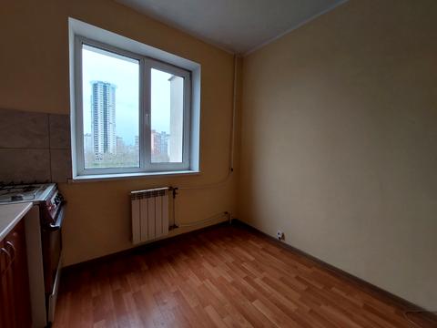 квартира за адресою Романа Шухевича просп. (Генерала Ватутіна), 8