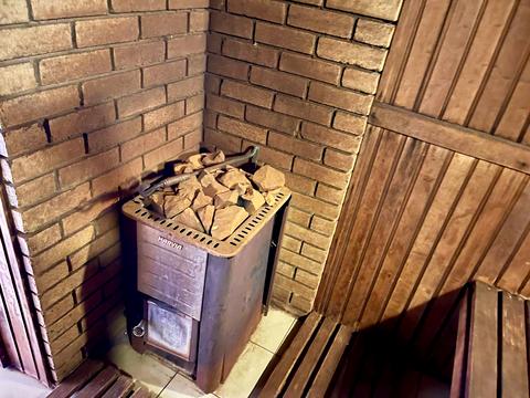 комерційна за адресою Низова, 2д