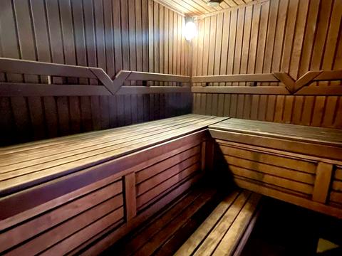 комерційна за адресою Низова, 2д