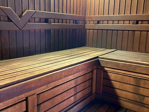 комерційна за адресою Низова, 2д