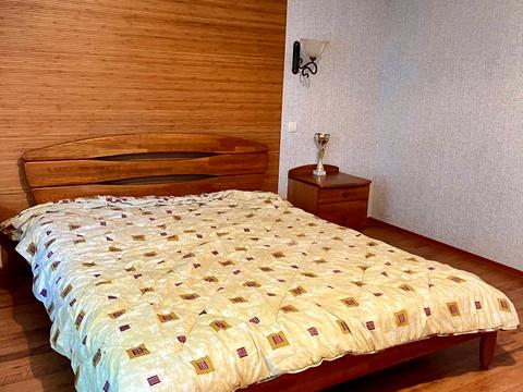 комерційна за адресою Низова, 2д