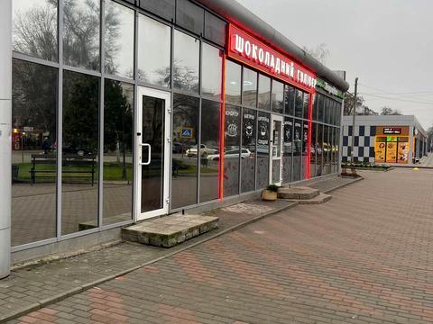 комерційна за адресою Гідності, 21а