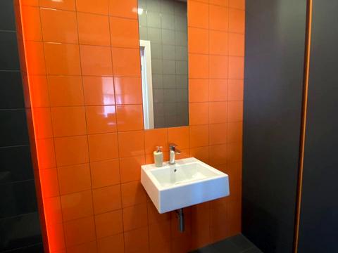 комерційна за адресою Сергія Подолинського вул. (Благоєва), 31-А