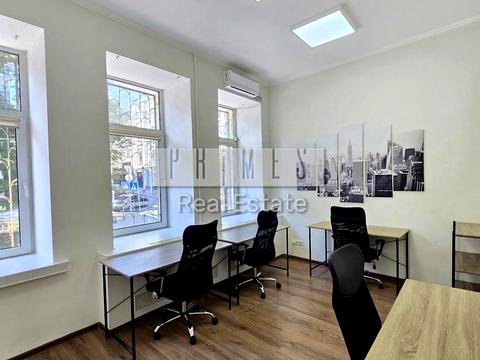 комерційна за адресою Мала Житомирська вул., 16