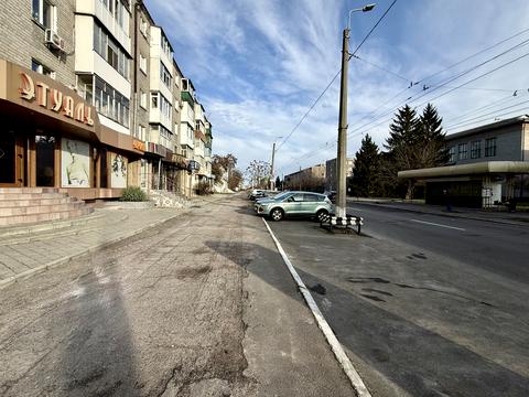 комерційна за адресою Університетська вул. (Першотравнева), 17/2