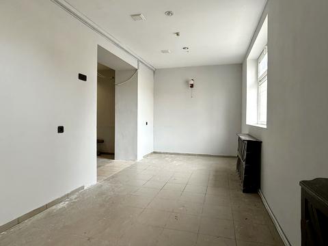 комерційна за адресою Університетська вул. (Першотравнева), 17/2