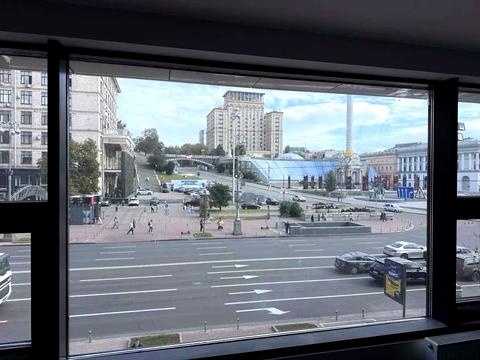 комерційна за адресою Хрещатик вул., 18