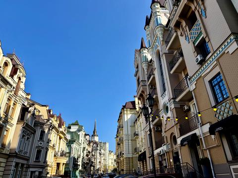 комерційна за адресою Кожум'яцька вул., 12-В