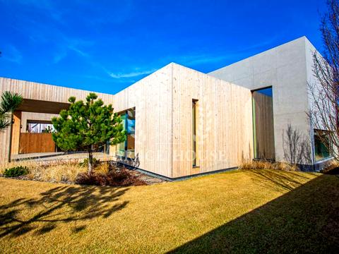 дом по адресу Плютовская ул.