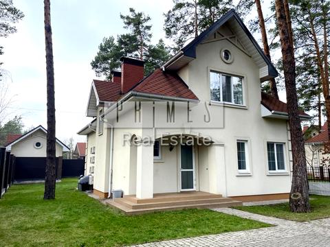 будинок за адресою смт. Козин, Придорожня