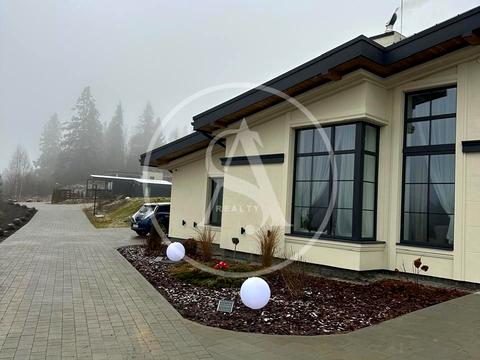 будинок за адресою Миколи Устияновича вул.