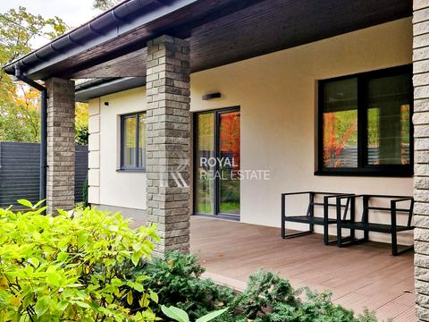 будинок за адресою Київська вул., 1