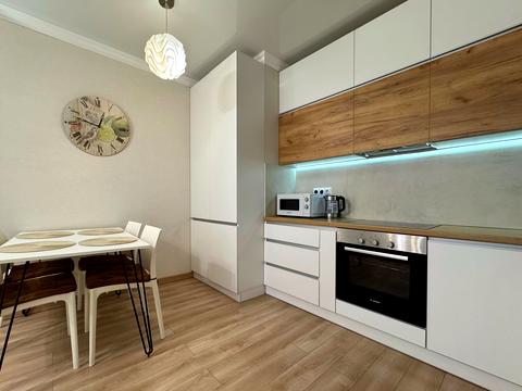 квартира за адресою Салютна вул., 2к1