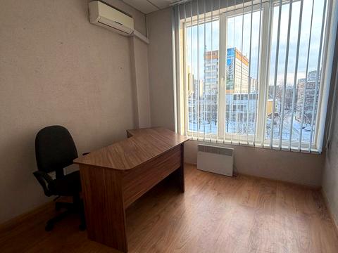 коммерческая по адресу Черновола просп. (700-летия Львова), 59