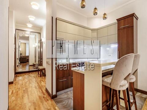 квартира за адресою Андрія Верхогляда вул. (Михайла Драгомирова), 16-Б