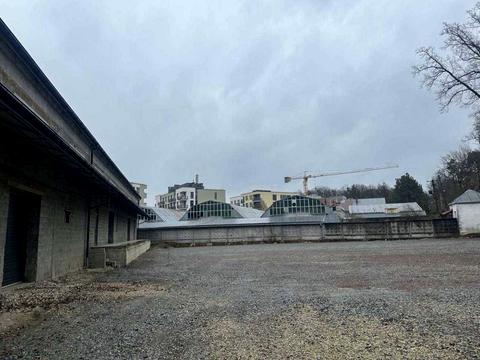 комерційна за адресою Незалежності України вул., 11В