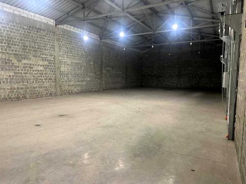 комерційна за адресою Незалежності України вул., 11В