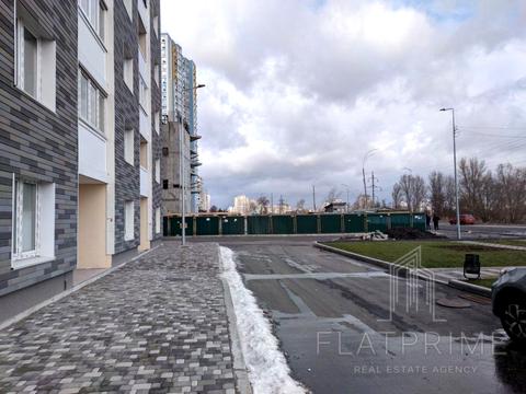 комерційна за адресою Ревуцького вул., 54