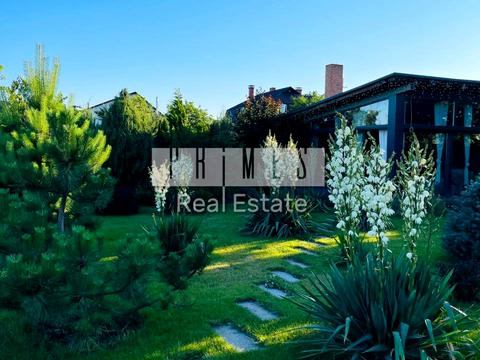 дом по адресу Ивана Франко ул. (Комунарська)