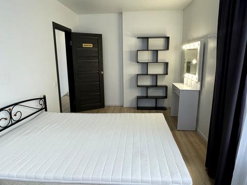 квартира за адресою Салютна вул., (Будинок 02301-02303)