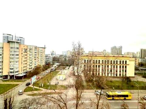 квартира за адресою Раїси Окіпної вул., 9