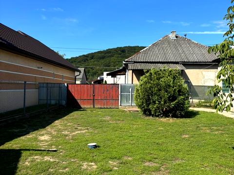 будинок за адресою Центральна