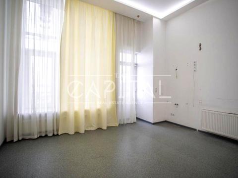 комерційна за адресою Оболонська набережна вул., 1