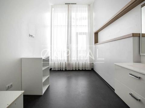 комерційна за адресою Оболонська набережна вул., 1