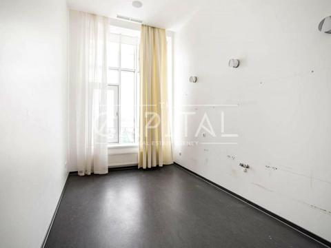 комерційна за адресою Оболонська набережна вул., 1