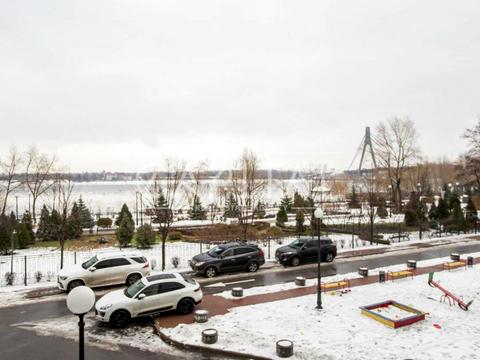 комерційна за адресою Оболонська набережна вул., 1