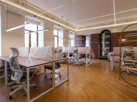 комерційна за адресою Велика Васильківська вул. (Червоноармійська), 43/16