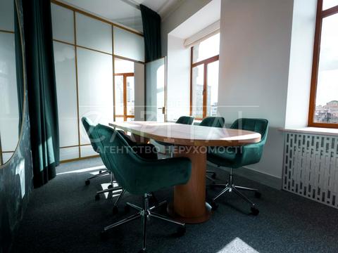 комерційна за адресою Велика Васильківська вул. (Червоноармійська), 43/16