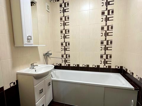 квартира за адресою Чернігів, Курсанта Єськова вул., 14-Б