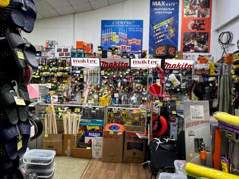 комерційна за адресою Центральна вул., 12А