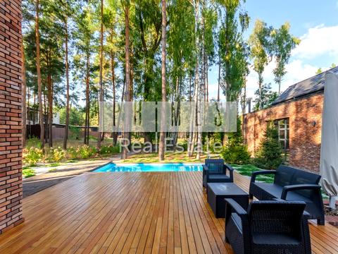 будинок за адресою Набережна вул.