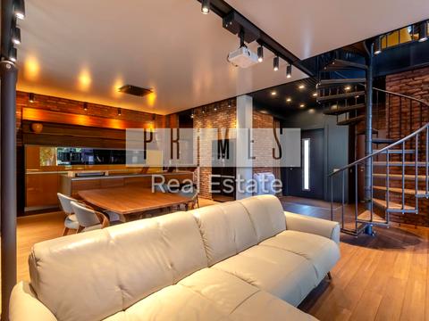 будинок за адресою Набережна вул.