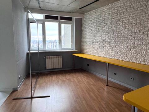 комерційна за адресою Володимира Івасюка просп. (Героїв Сталінграду), 2-Д