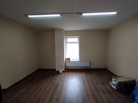 коммерческая по адресу Парижской Коммуны ул., 4