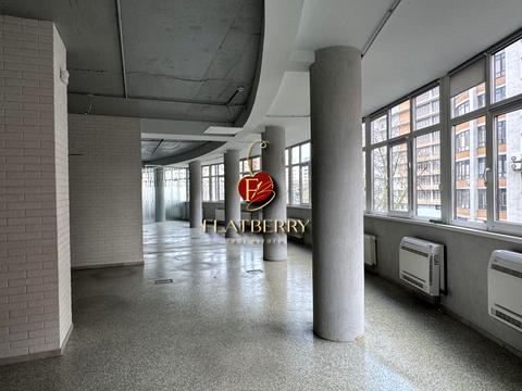 комерційна за адресою Євгена Коновальця вул. (Щорса), 32-Б