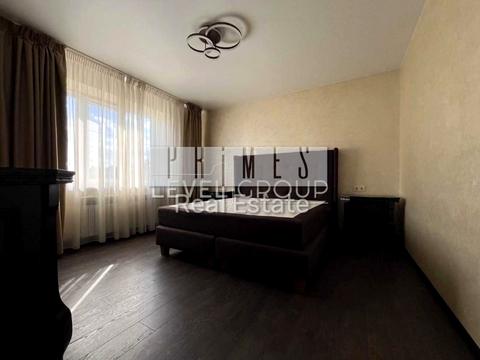 будинок за адресою Гідності вул. (Жертв Революції), 18