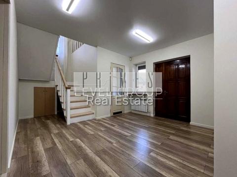 будинок за адресою Гідності вул. (Жертв Революції), 18