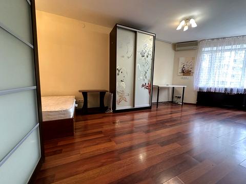 квартира за адресою Академіка Єфремова вул. (Командарма Уборевича), 19-А