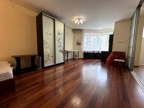 квартира за адресою Академіка Єфремова вул. (Командарма Уборевича), 19-А