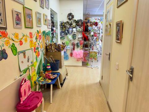 комерційна за адресою Лесі Українки бульв., 2б